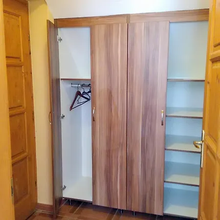 Burg Apartment *