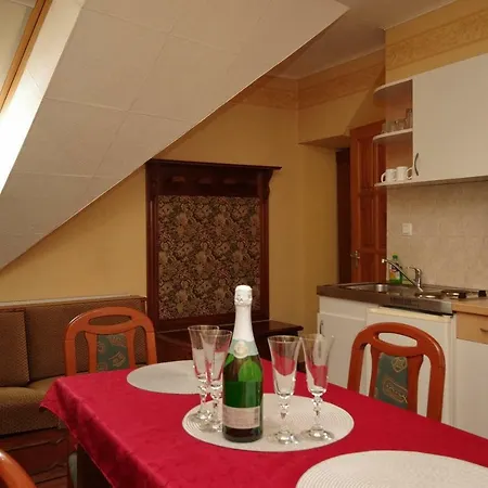 Burg Apartment *
