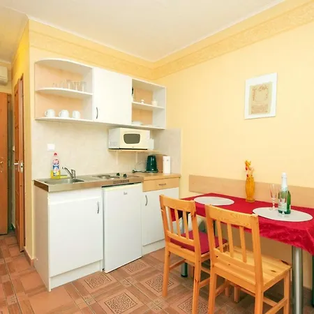 Burg Apartment